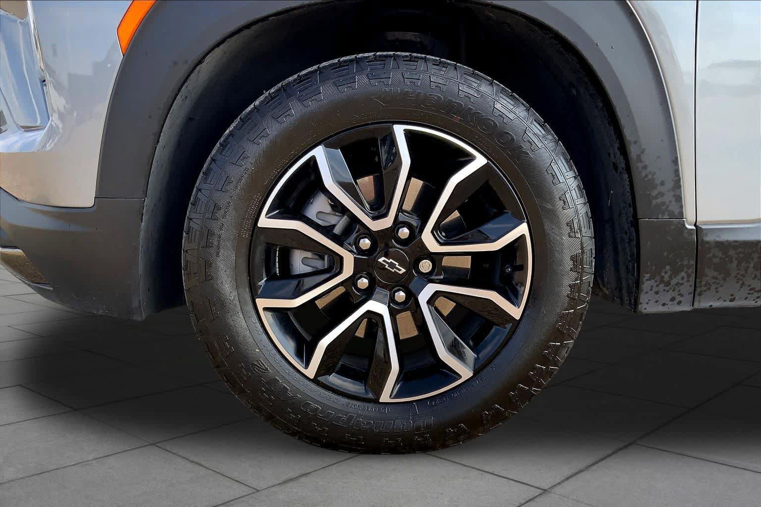 Used 2025 Chevrolet TrailBlazer ACTIV w/ Driver Confidence Package FWD image 11
