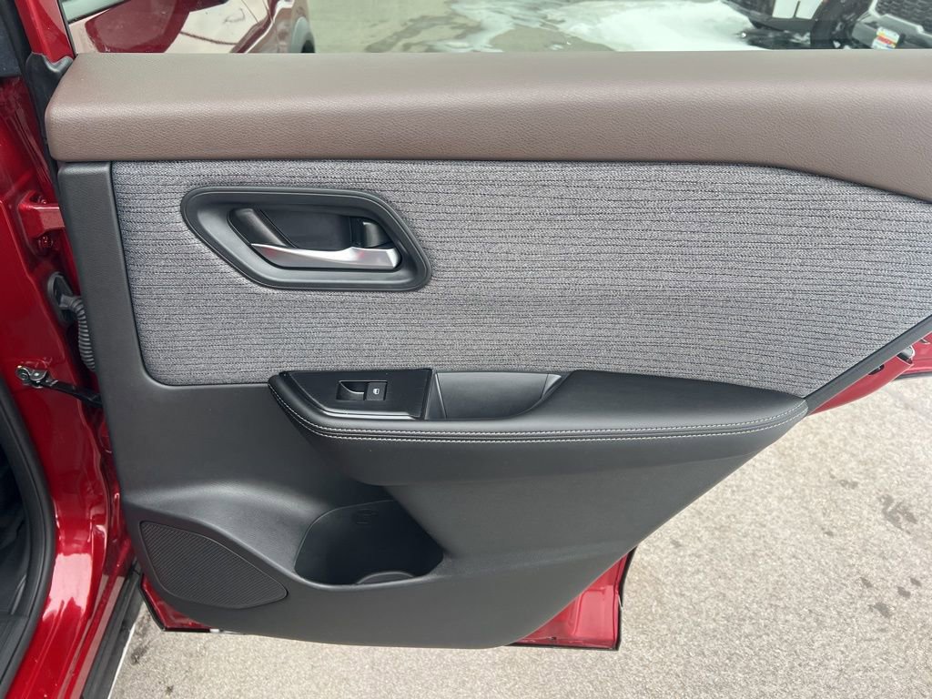 Certified 2023 Nissan Rogue SV AWD/4WD image 16