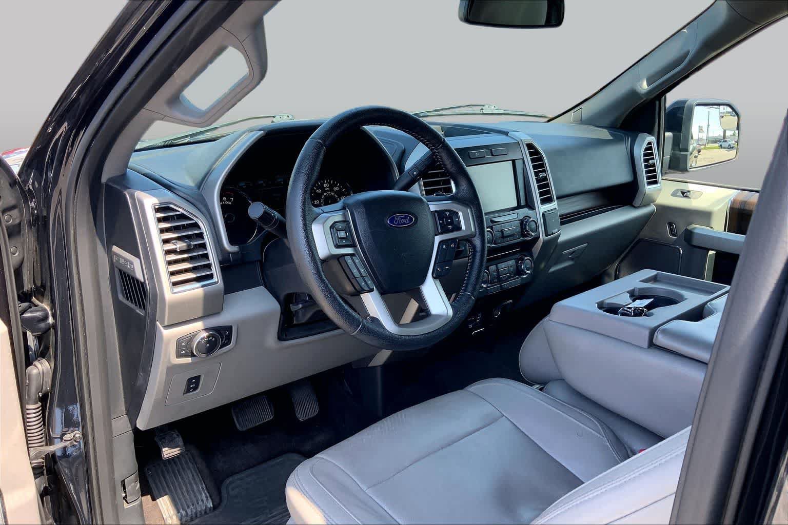 Used 2015 Ford F150 Lariat w/ Trailer Tow Package RWD image 16