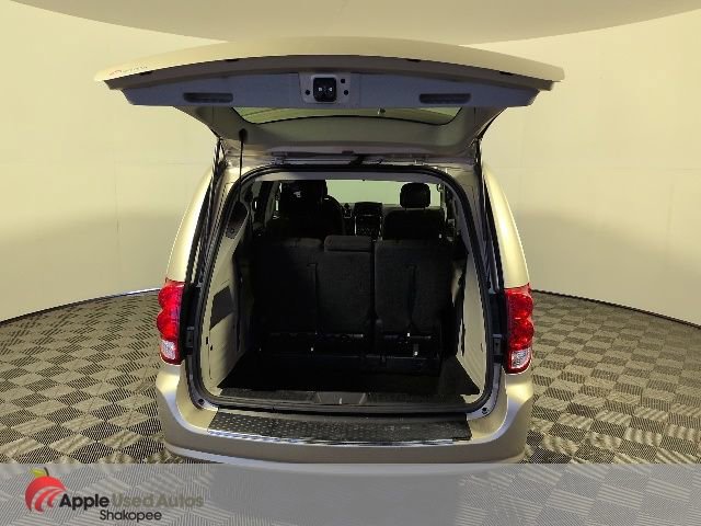 Used 2016 Dodge Grand Caravan SXT FWD image 12