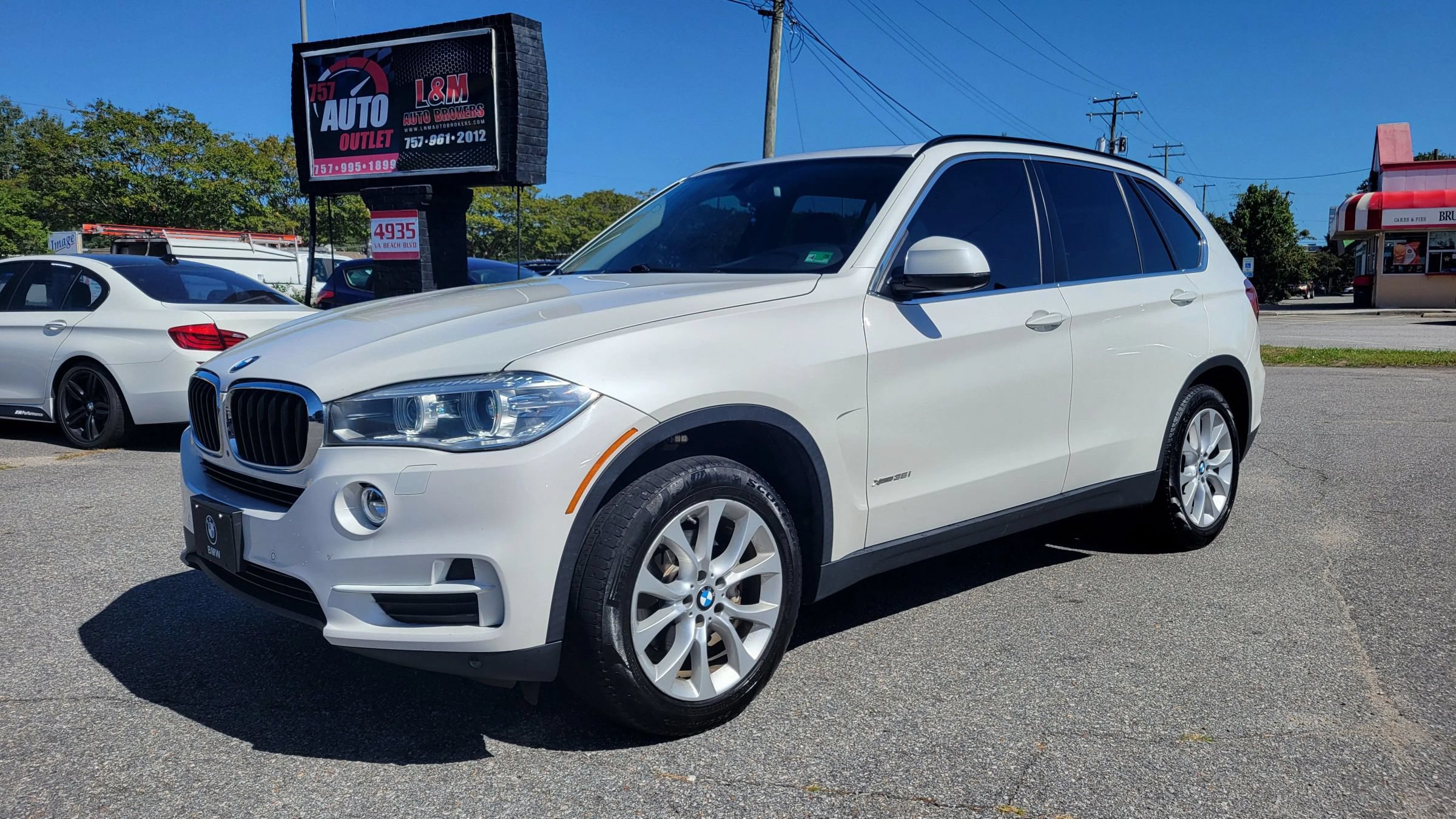 Used 2016 BMW X5 xDrive35i w/ Premium Package AWD/4WD image 1