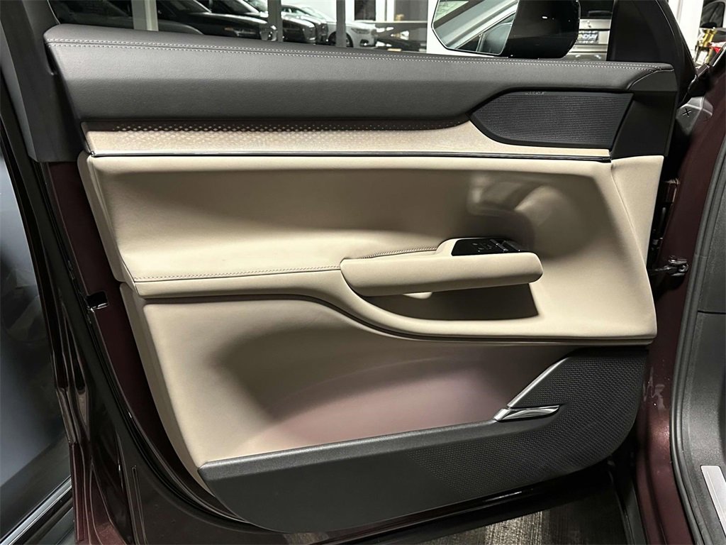 Used 2025 Volvo EX90 Plus image 11