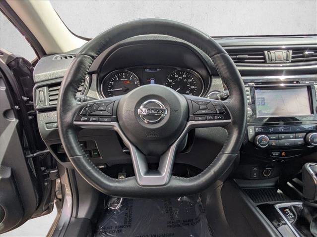 Used 2017 Nissan Rogue SV w/ SV Premium Package image 18