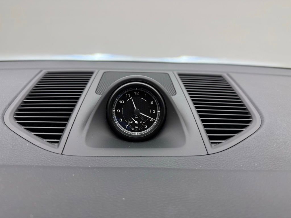 Used 2025 Porsche Macan image 18