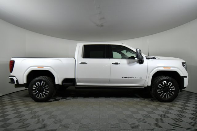 Used 2024 GMC Sierra 3500 Denali Ultimate image 15