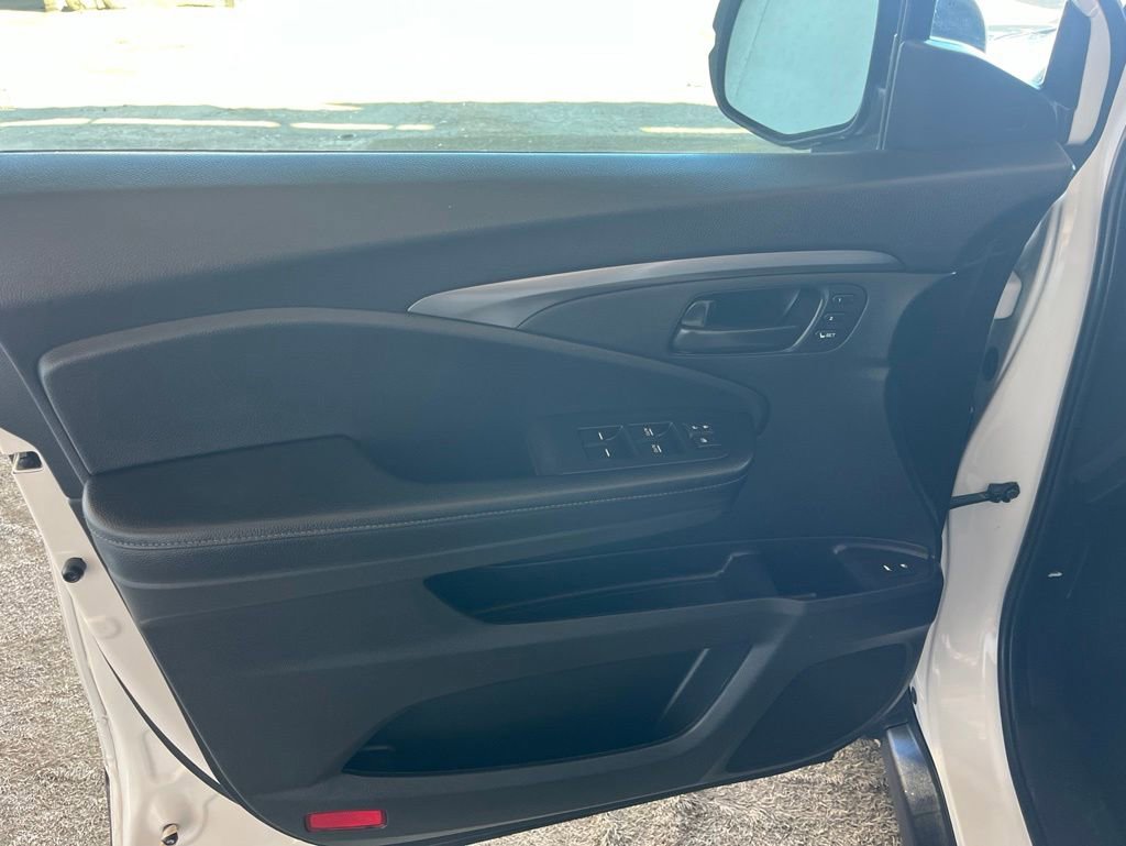 Used 2023 Honda Passport EX-L image 10