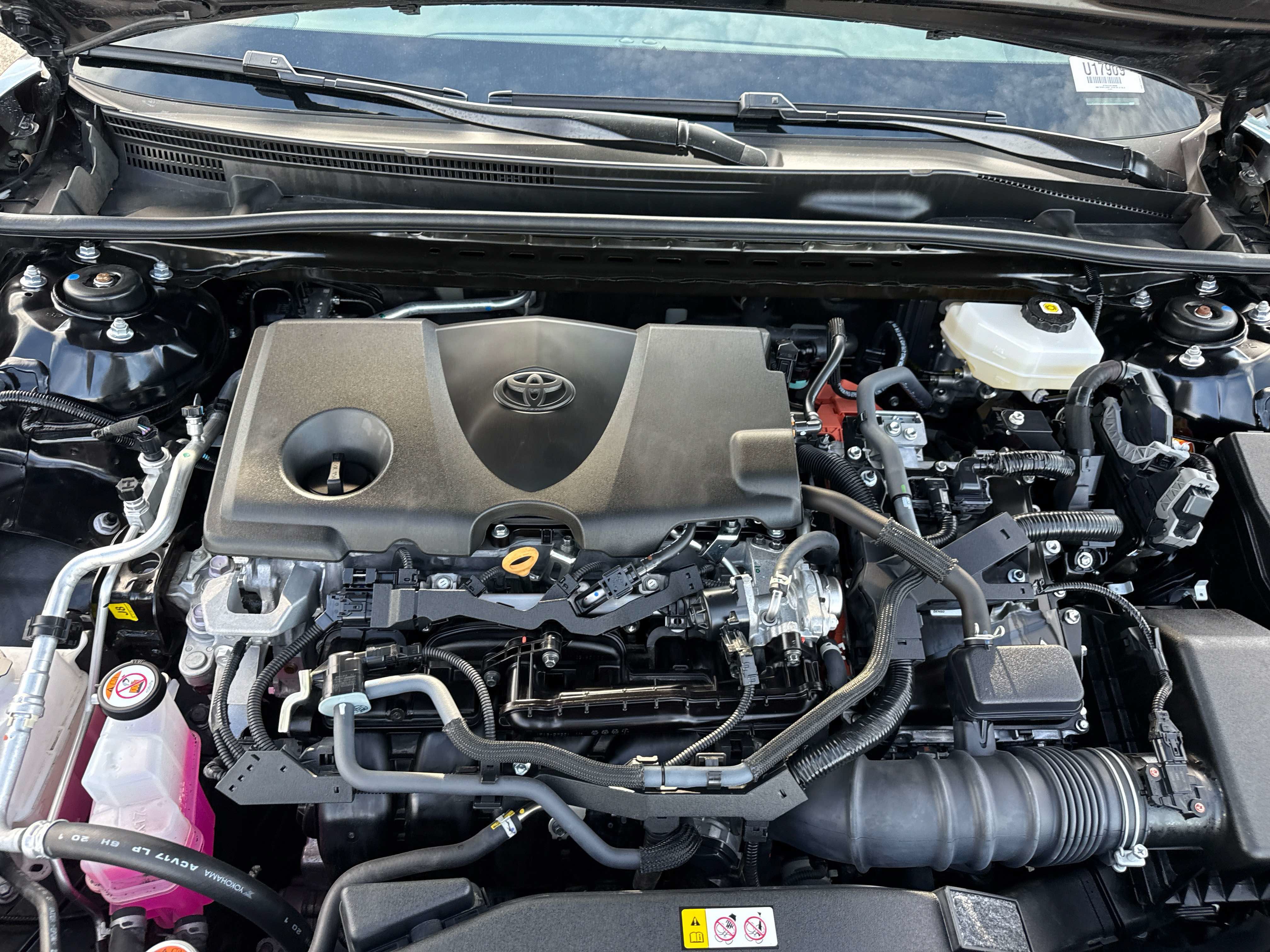 Used 2025 Toyota Camry SE FWD image 9