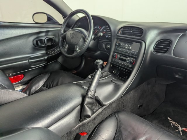 Used 2004 Chevrolet Corvette Z06 w/ Z06 Preferred Equipment Group RWD image 18