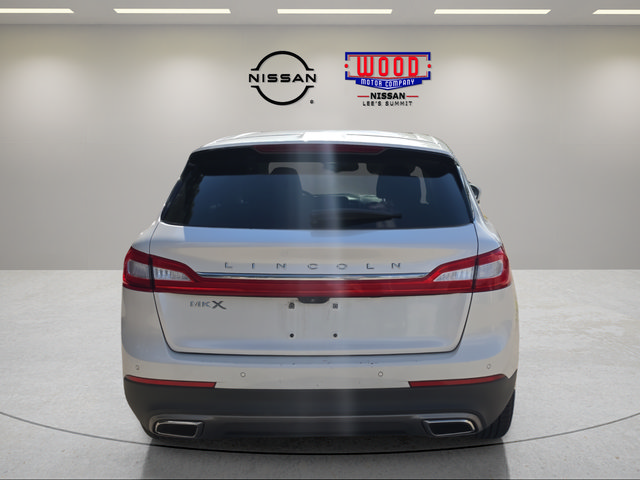 Used 2016 Lincoln MKX Select w/ Select Plus Package FWD image 3