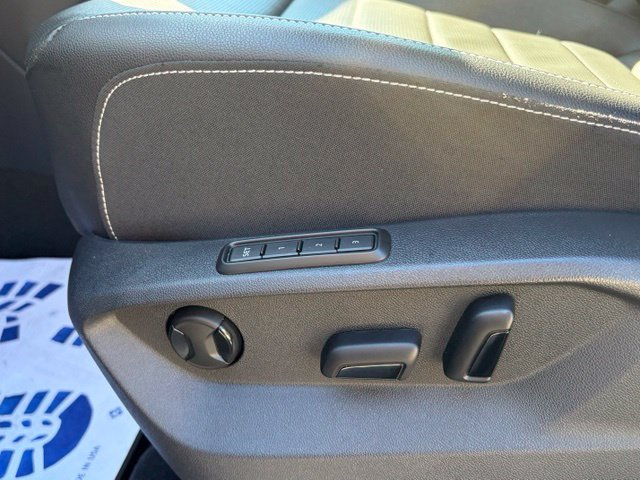 Used 2025 Volkswagen Atlas SEL AWD/4WD image 15