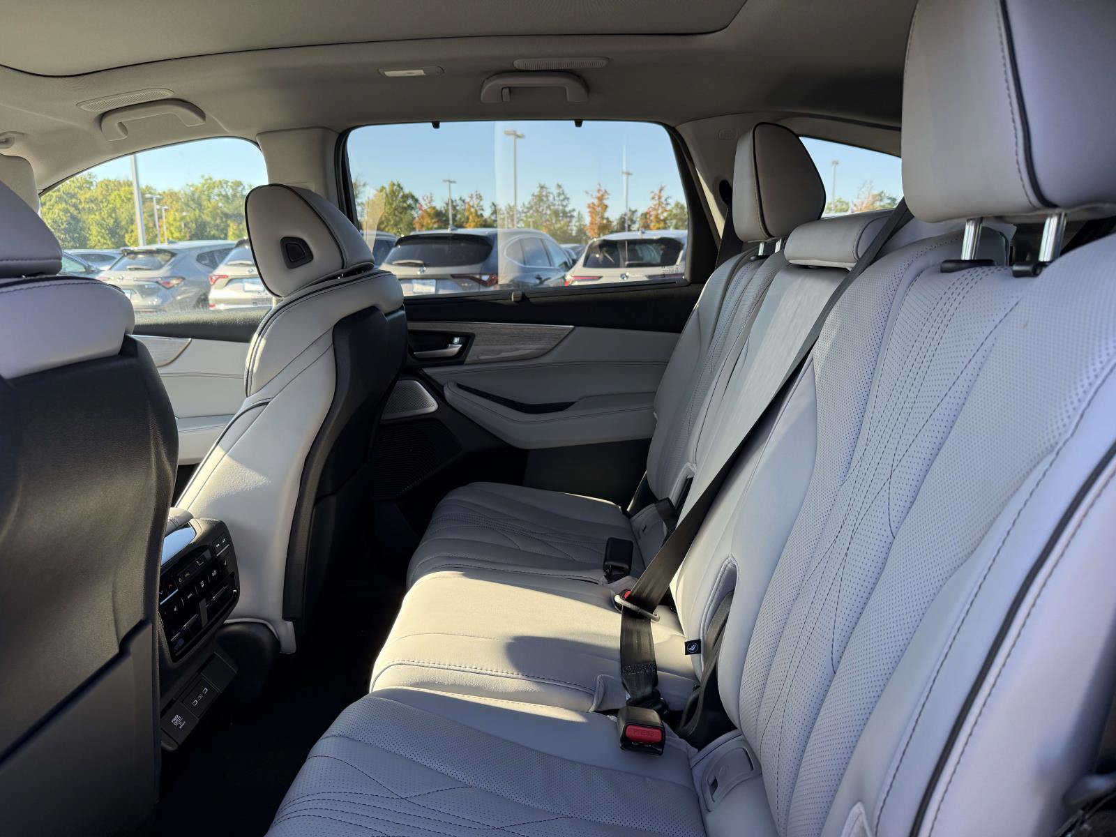 New 2026 Acura MDX w/ Advance Package AWD/4WD image 13
