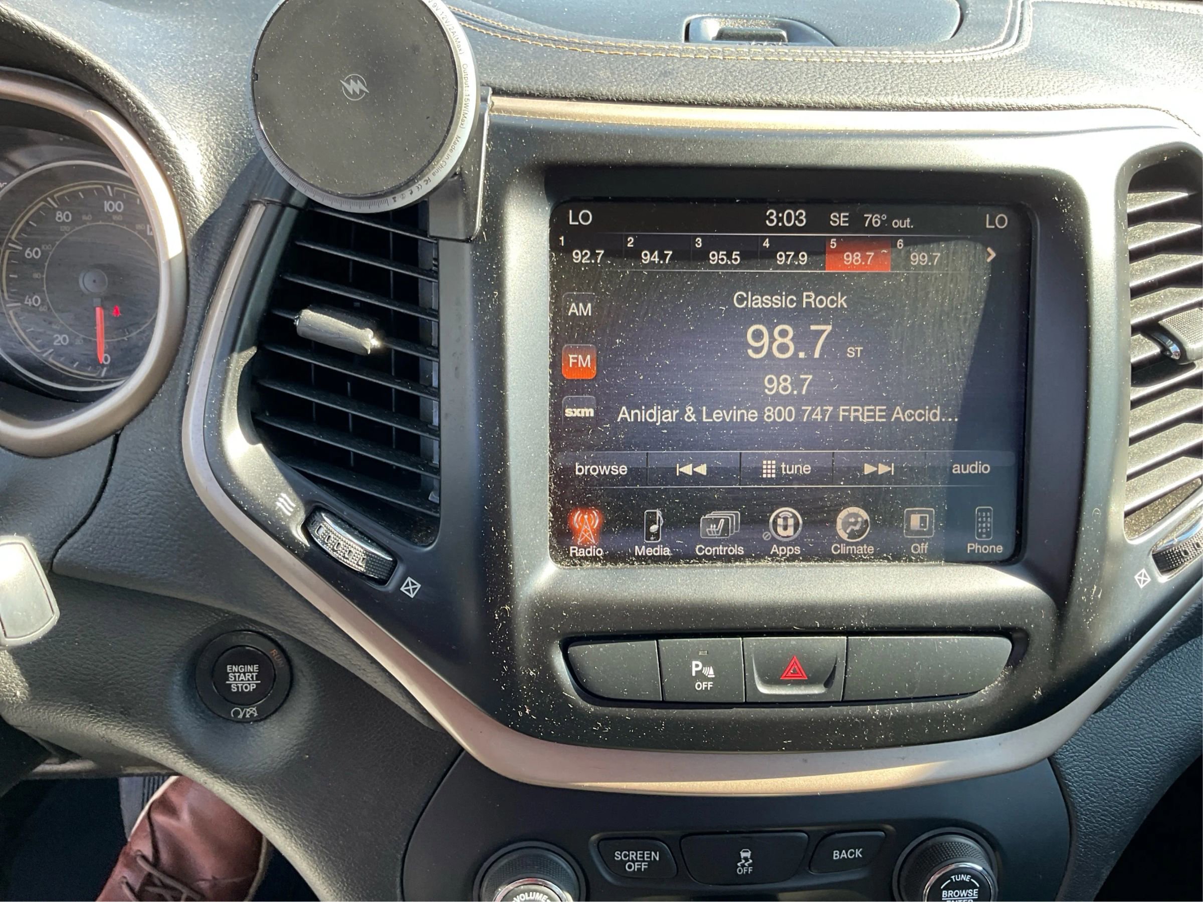Used 2018 Jeep Cherokee Limited FWD image 13