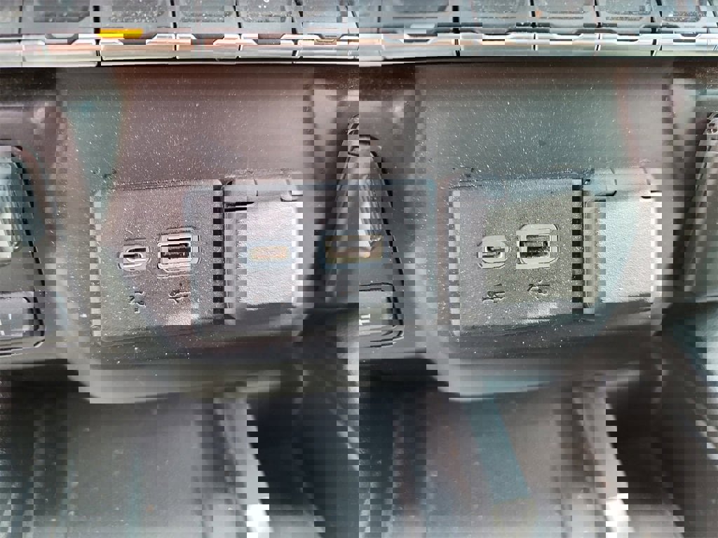 Used 2020 GMC Sierra 1500 AT4 w/ AT4 Premium Package image 24