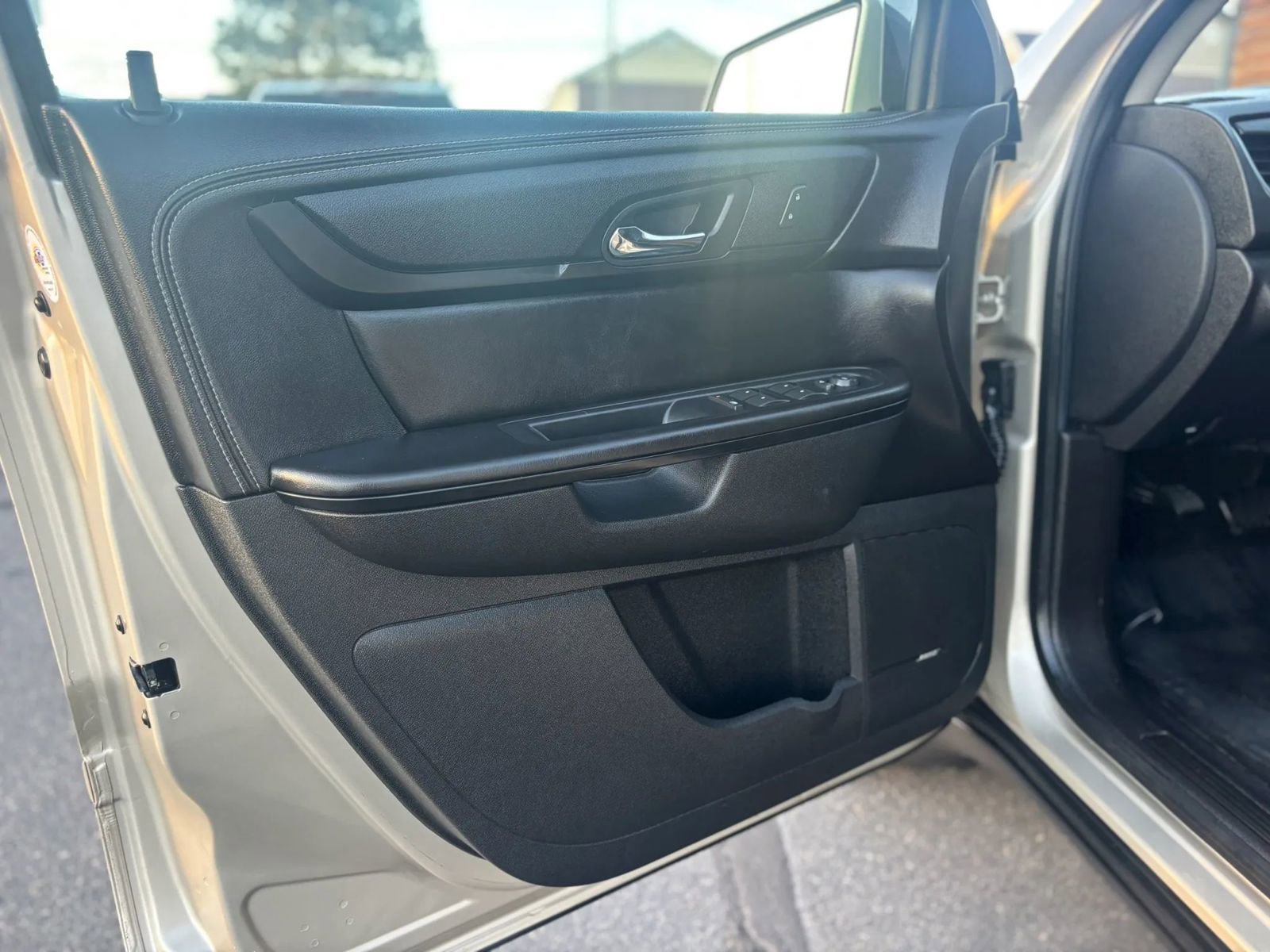 Used 2015 Chevrolet Traverse LT AWD/4WD image 9