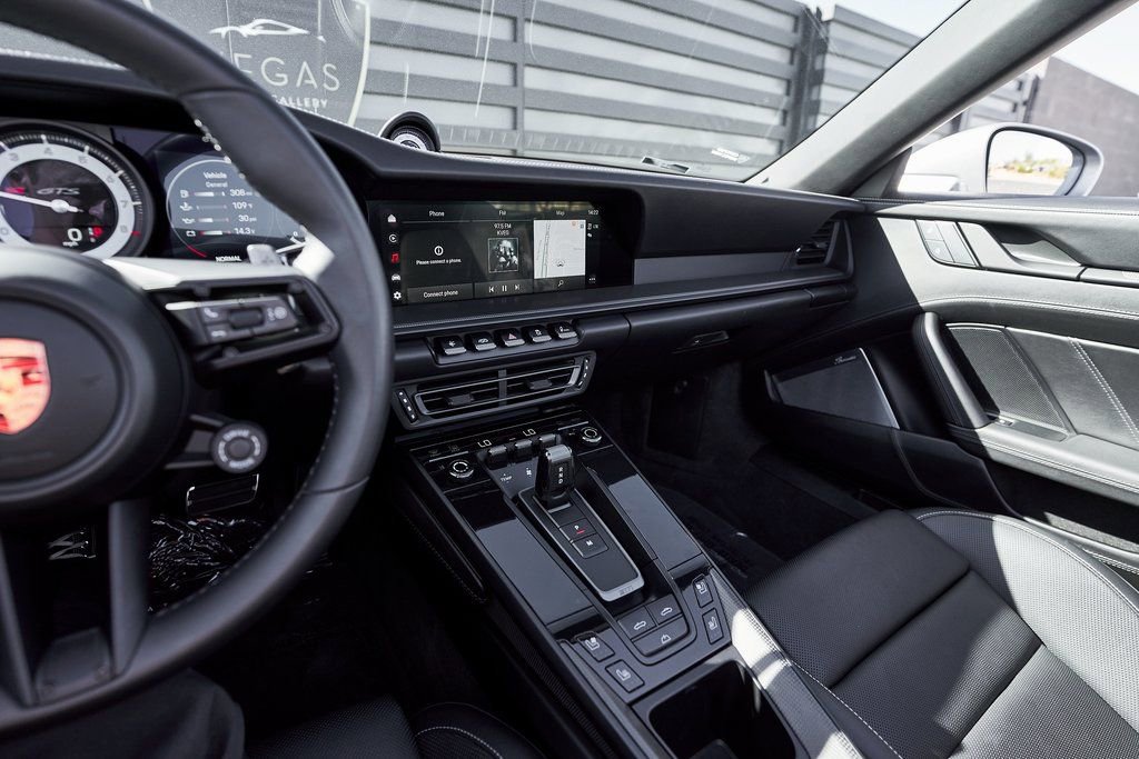 Used 2024 Porsche 911 Carrera GTS w/ Premium Package image 53