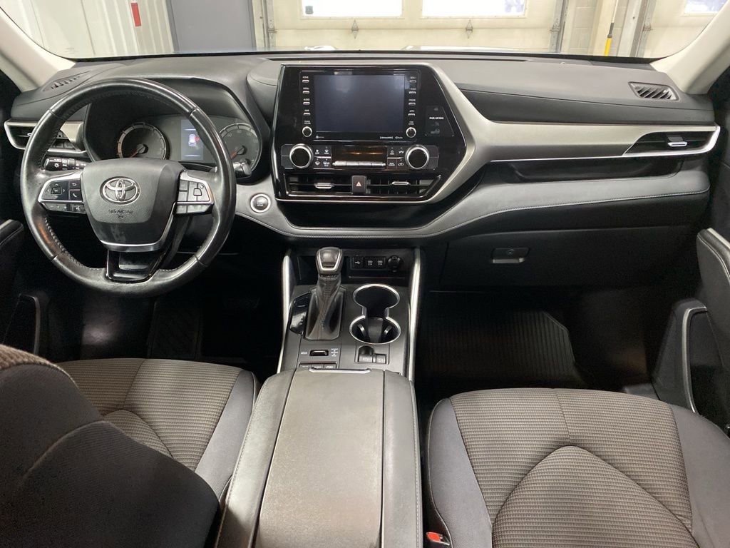 Used 2020 Toyota Highlander LE AWD/4WD image 22