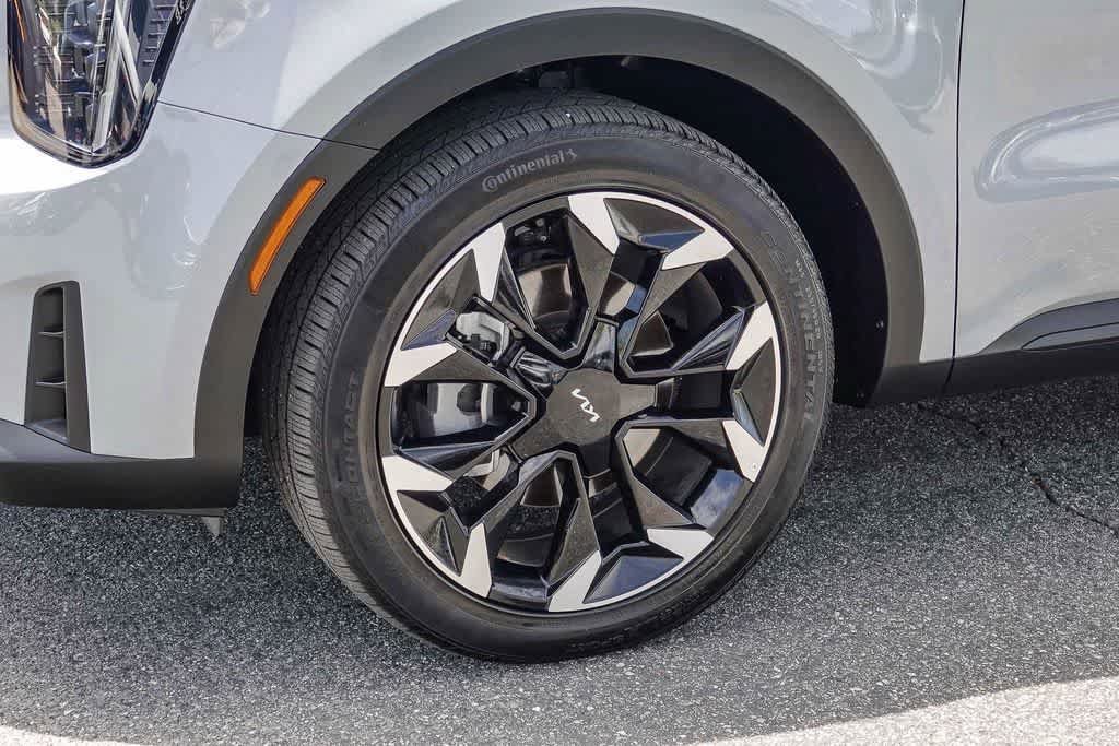 Certified 2024 Kia Sorento EX w/ Panoramic Sunroof Package FWD image 9