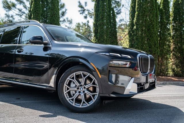Used 2023 BMW X7 xDrive40i w/ Parking Assistance Package AWD/4WD image 7