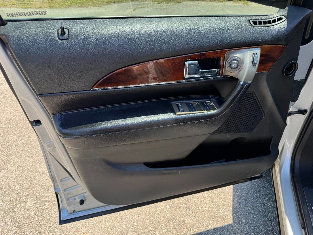 Used 2011 Lincoln MKX AWD w/ 102A Rapid Spec Order Code image 41