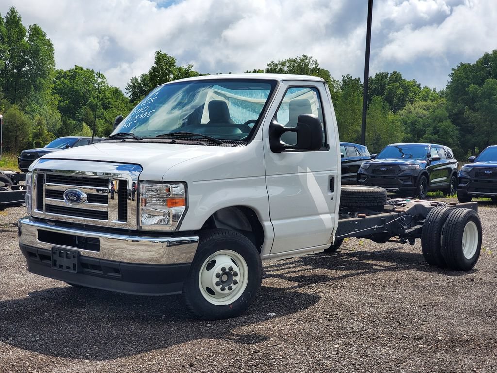 New 2024 Ford E-350 and Econoline 350 Super Duty w/ Ambulance Prep Package RWD image 4