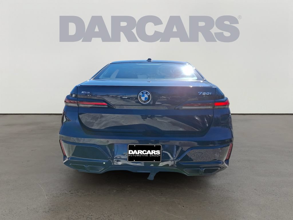 Certified 2025 BMW 760i xDrive w/ Executive Package AWD/4WD image 5