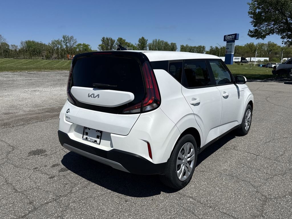 Used 2024 Kia Soul LX FWD image 8