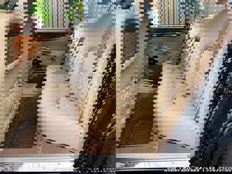 Used 1999 Jaguar XJ8 L image 19