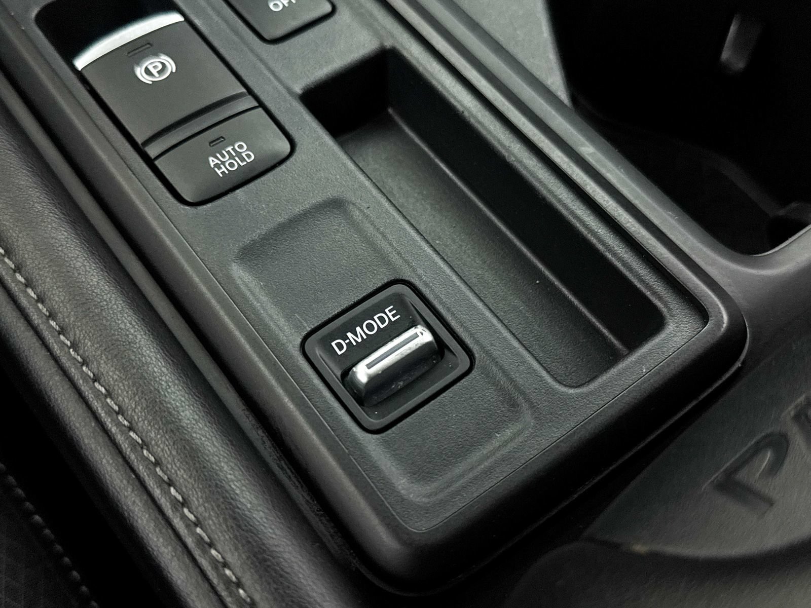 Used 2024 Nissan Pathfinder S FWD image 7