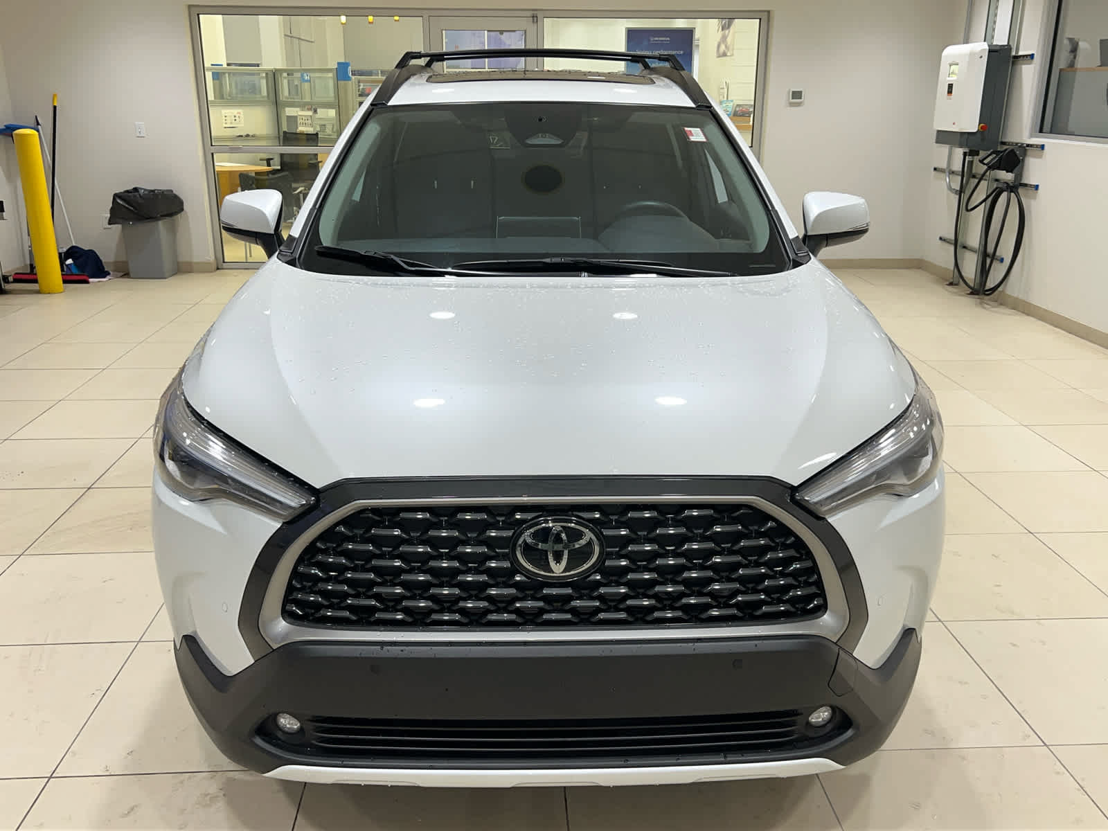 Used 2024 Toyota Corolla Cross XLE w/ Convenience Package AWD/4WD image 12