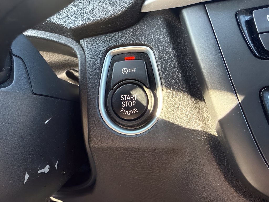Used 2015 BMW 320i Sedan RWD image 21