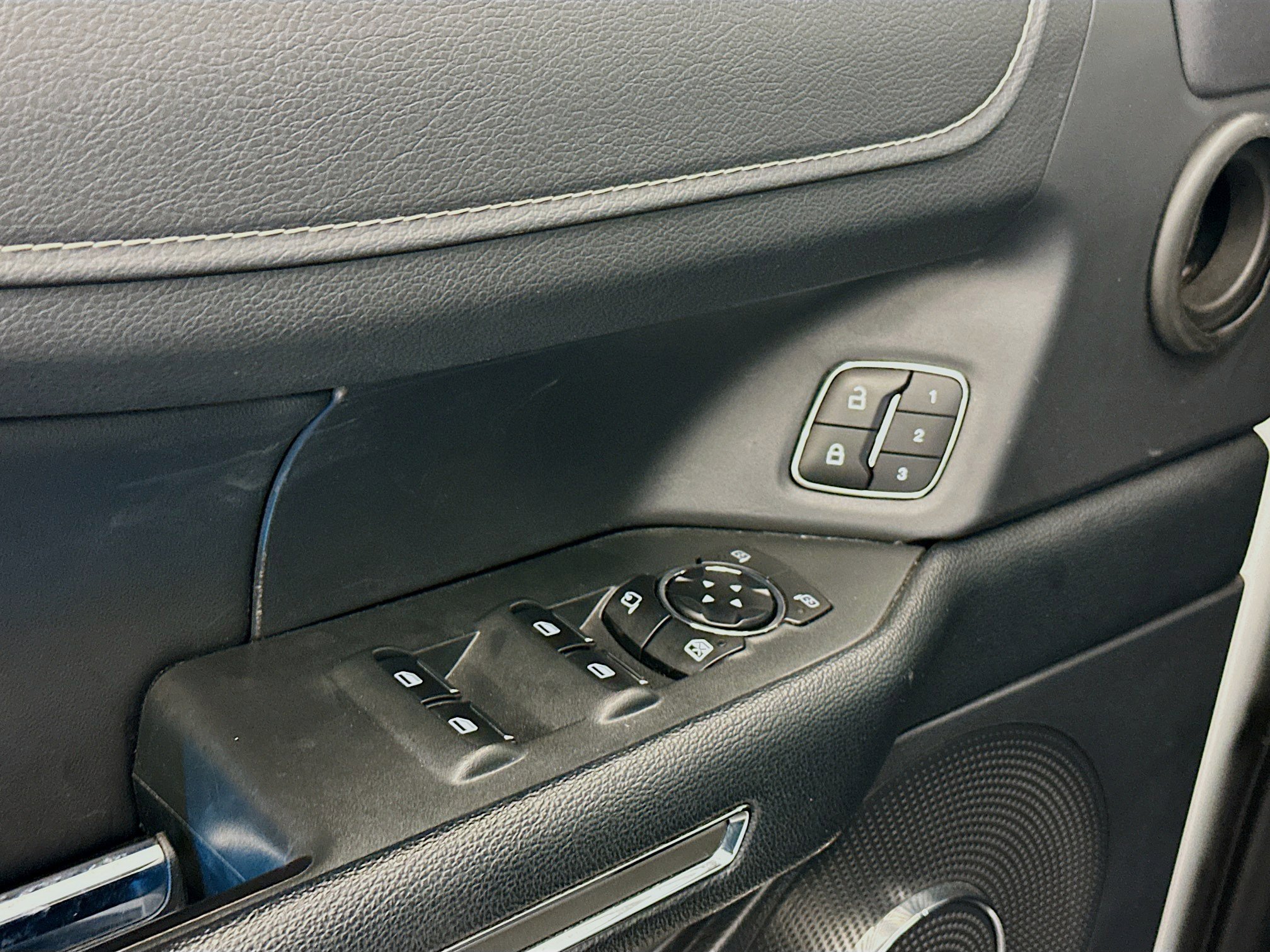 Used 2024 Ford Expedition XLT image 15