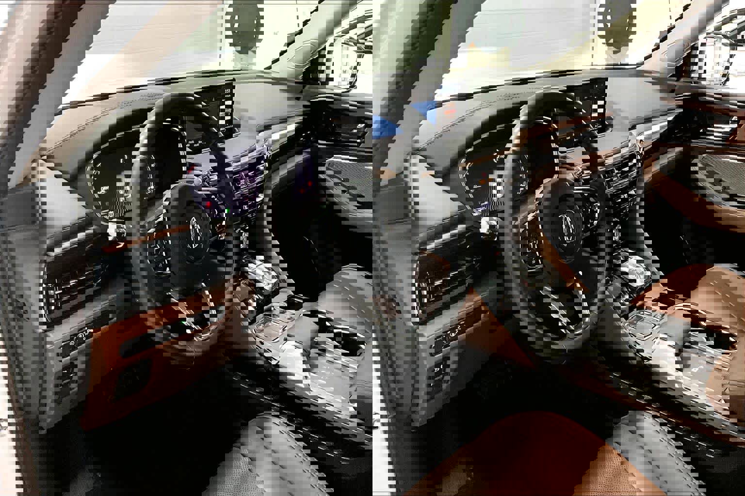 Used 2023 Acura MDX SH-AWD w/ Technology Package image 2