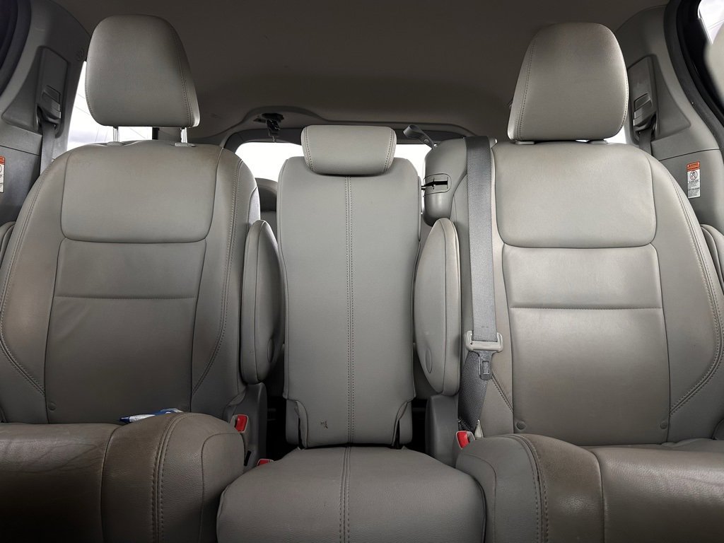 Used 2009 Toyota Sienna XLE image 37