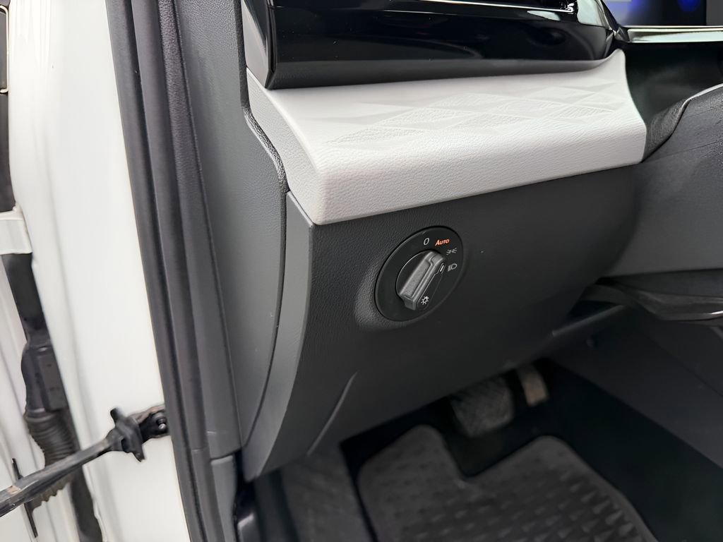 Used 2022 Volkswagen Taos S image 21