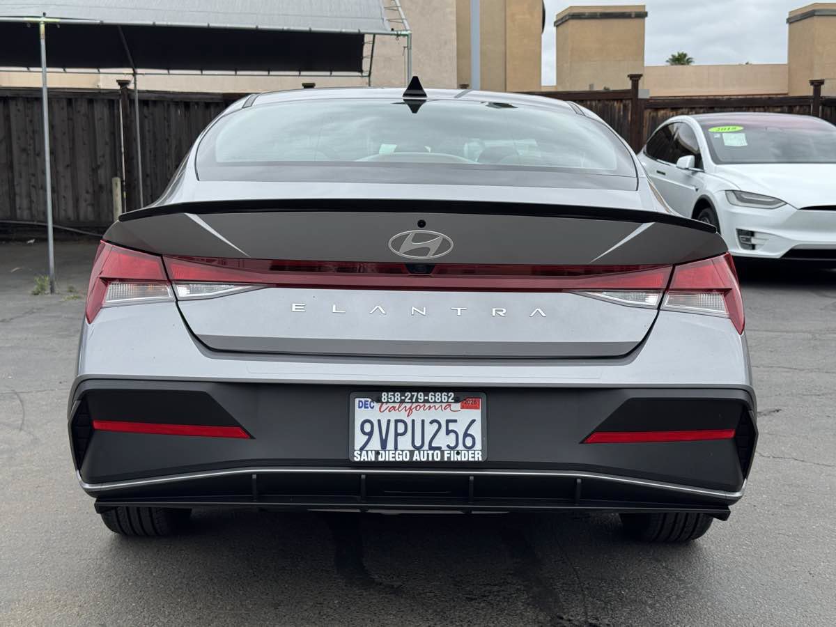 Used 2026 Hyundai Elantra Sport FWD image 6