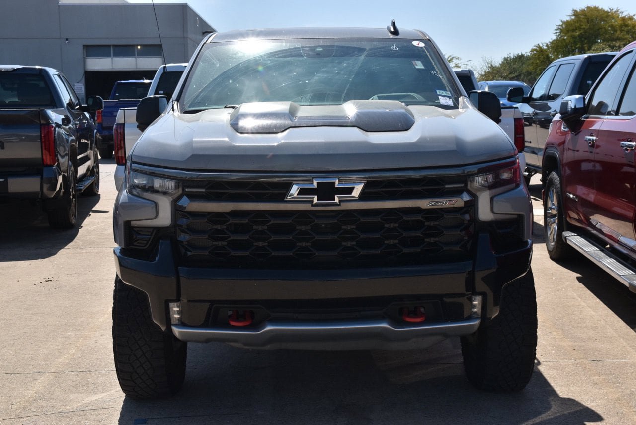 Used 2024 Chevrolet Silverado 1500 ZR2 w/ Technology Package AWD/4WD image 3