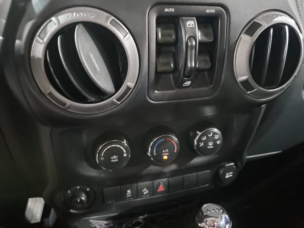 Used 2016 Jeep Wrangler Unlimited Sport w/ Quick Order Package 24S AWD/4WD image 30