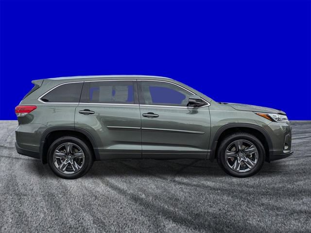 Used 2018 Toyota Highlander Limited Platinum image 3