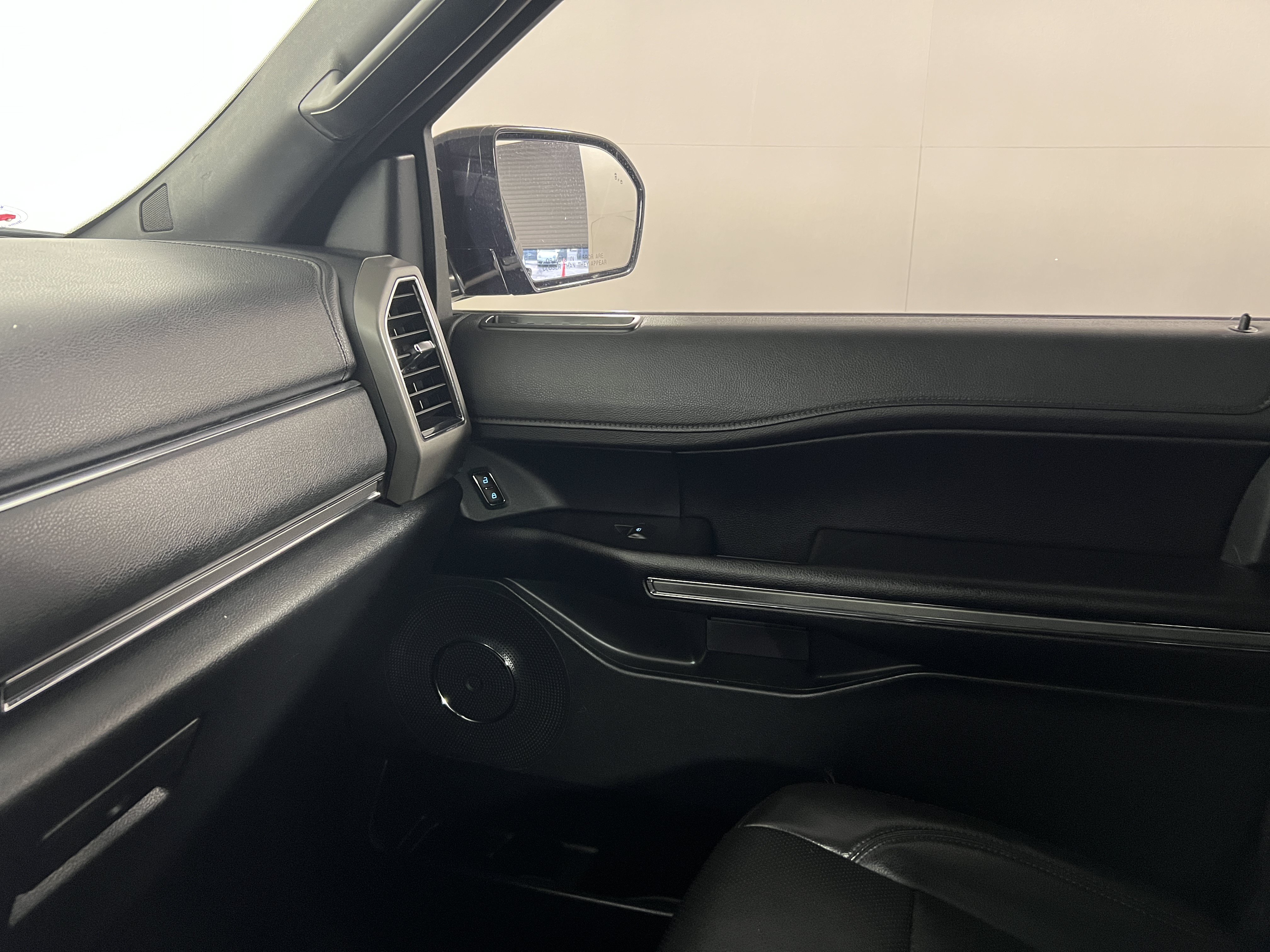 Used 2021 Ford Expedition XLT RWD image 12