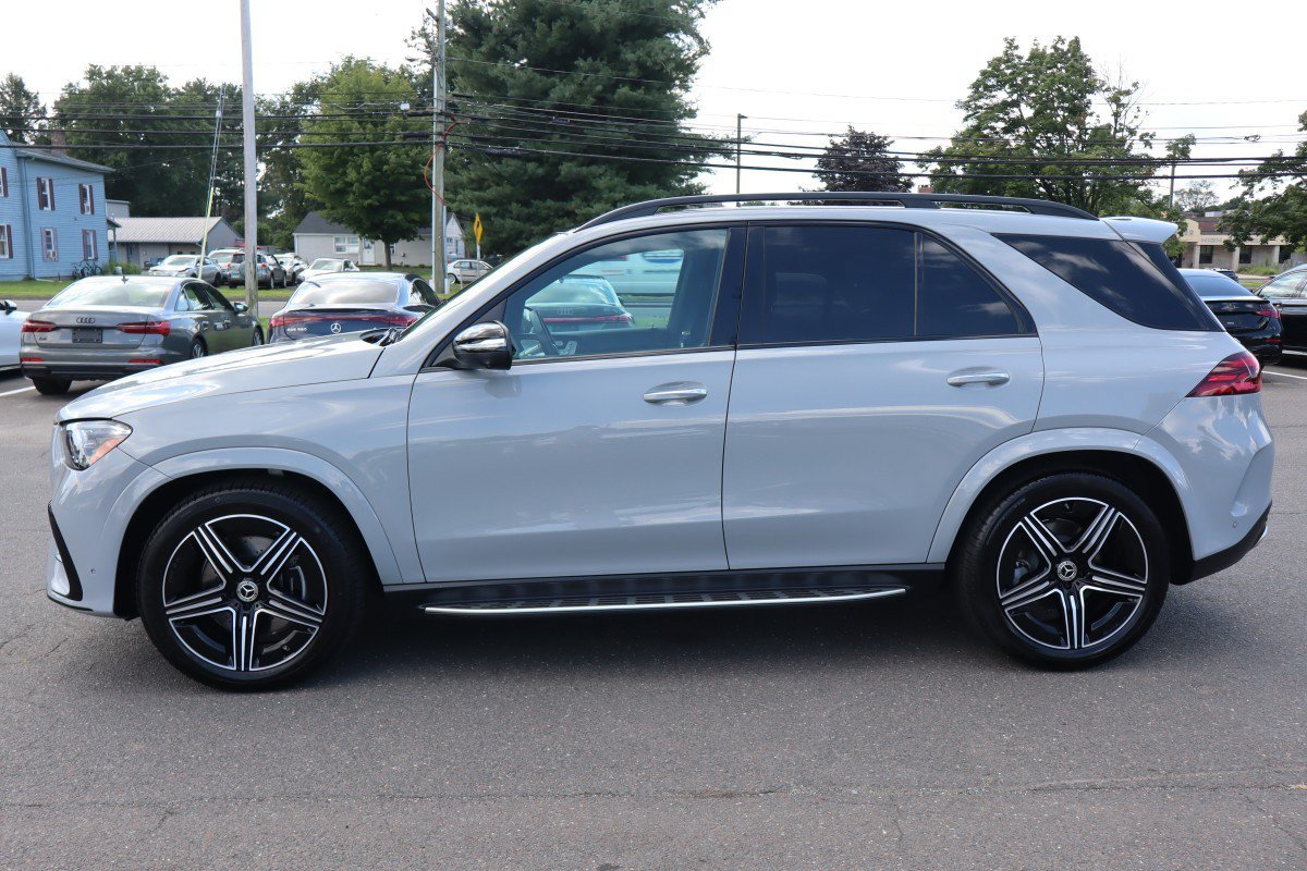 Used 2026 Mercedes-Benz GLE 580 4MATIC w/ Driver Assistance Package image 8