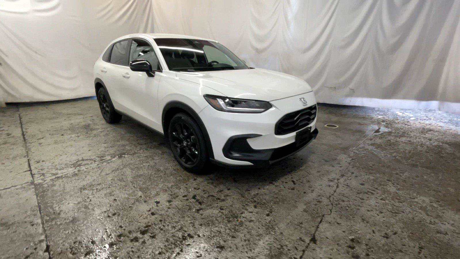 Certified 2025 Honda HR-V Sport image 2