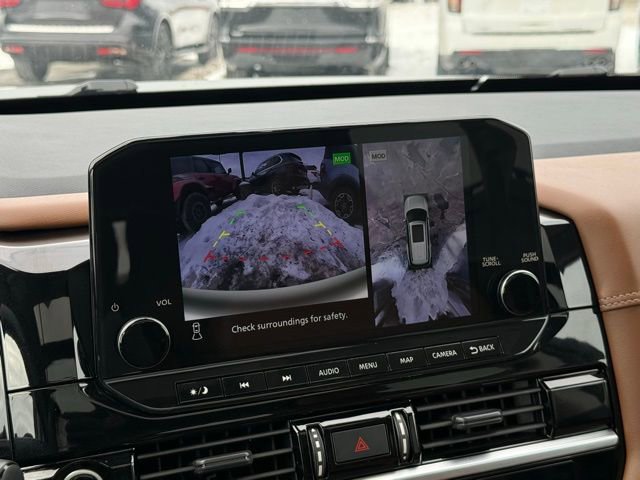 Used 2023 Nissan Pathfinder Platinum w/ Cargo Package image 4