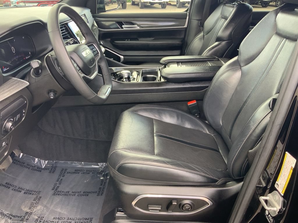 Certified 2022 Jeep Wagoneer Series II AWD/4WD image 16