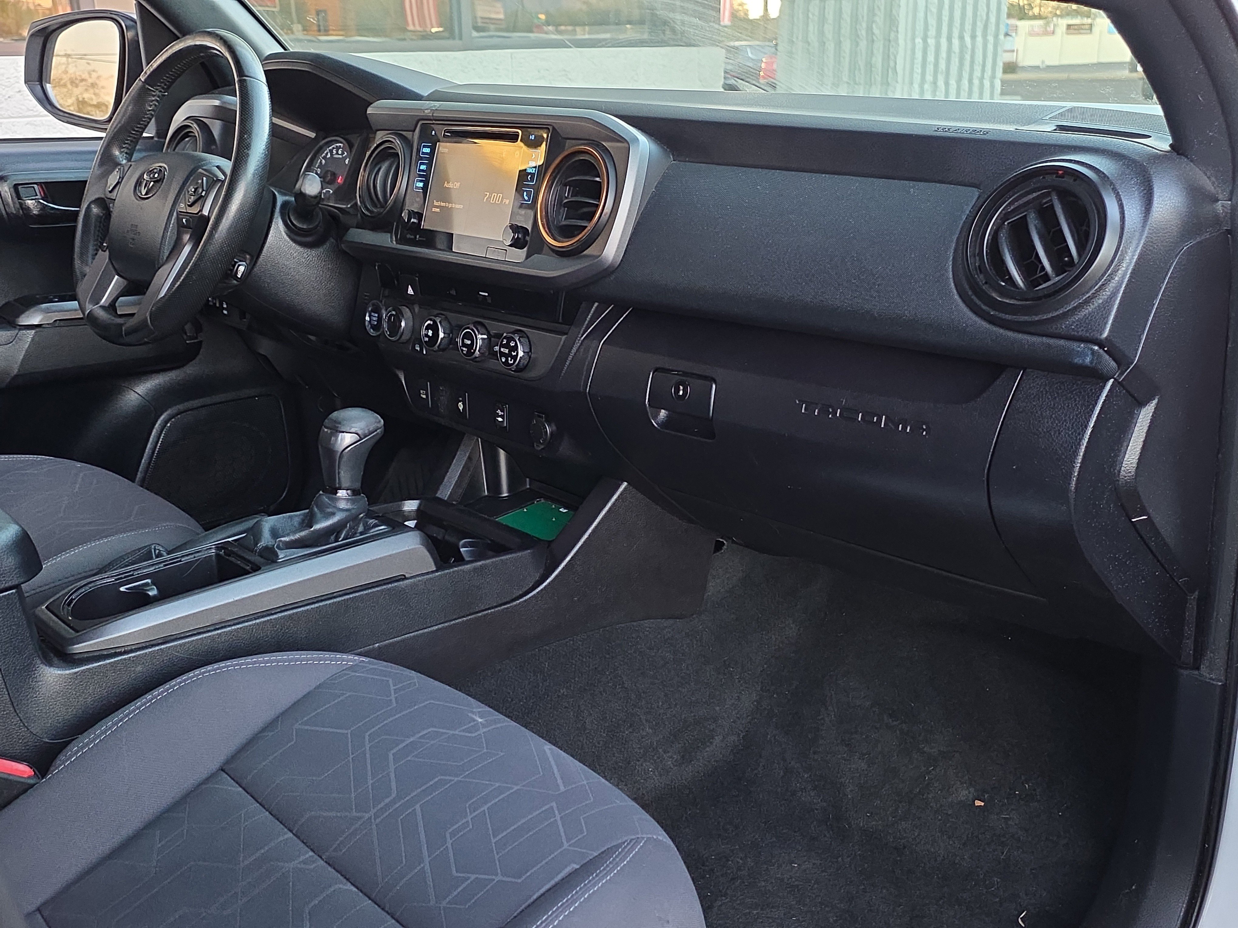 Used 2016 Toyota Tacoma TRD Off-Road w/ Towing Package image 27