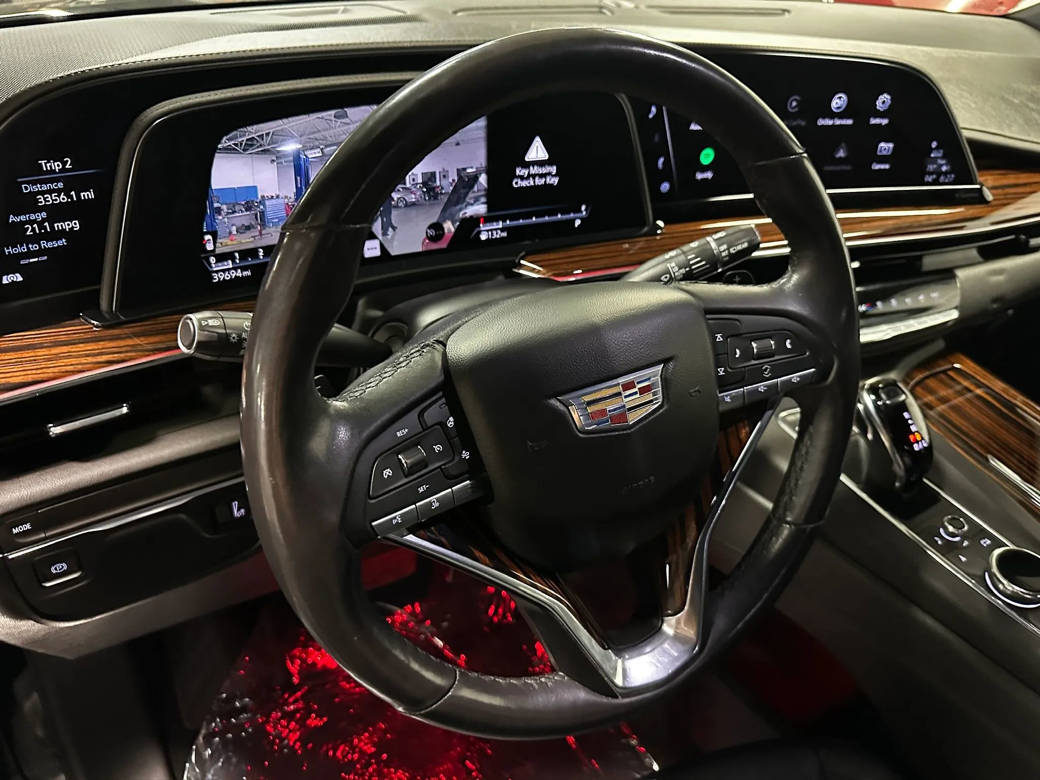 Used 2023 Cadillac Escalade ESV Luxury RWD image 9