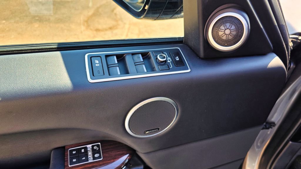 Used 2015 Land Rover Range Rover Supercharged image 33