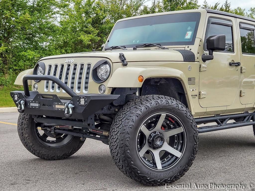 Used 2017 Jeep Wrangler Unlimited Sahara w/ Connectivity Group AWD/4WD image 2