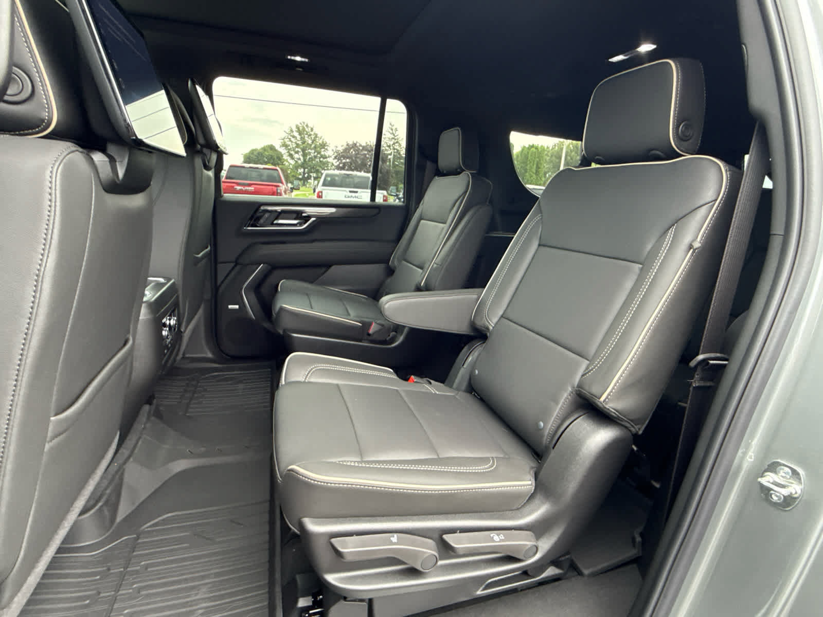 New 2026 GMC Yukon XL Elevation w/ Elevation Premium Package AWD/4WD image 26