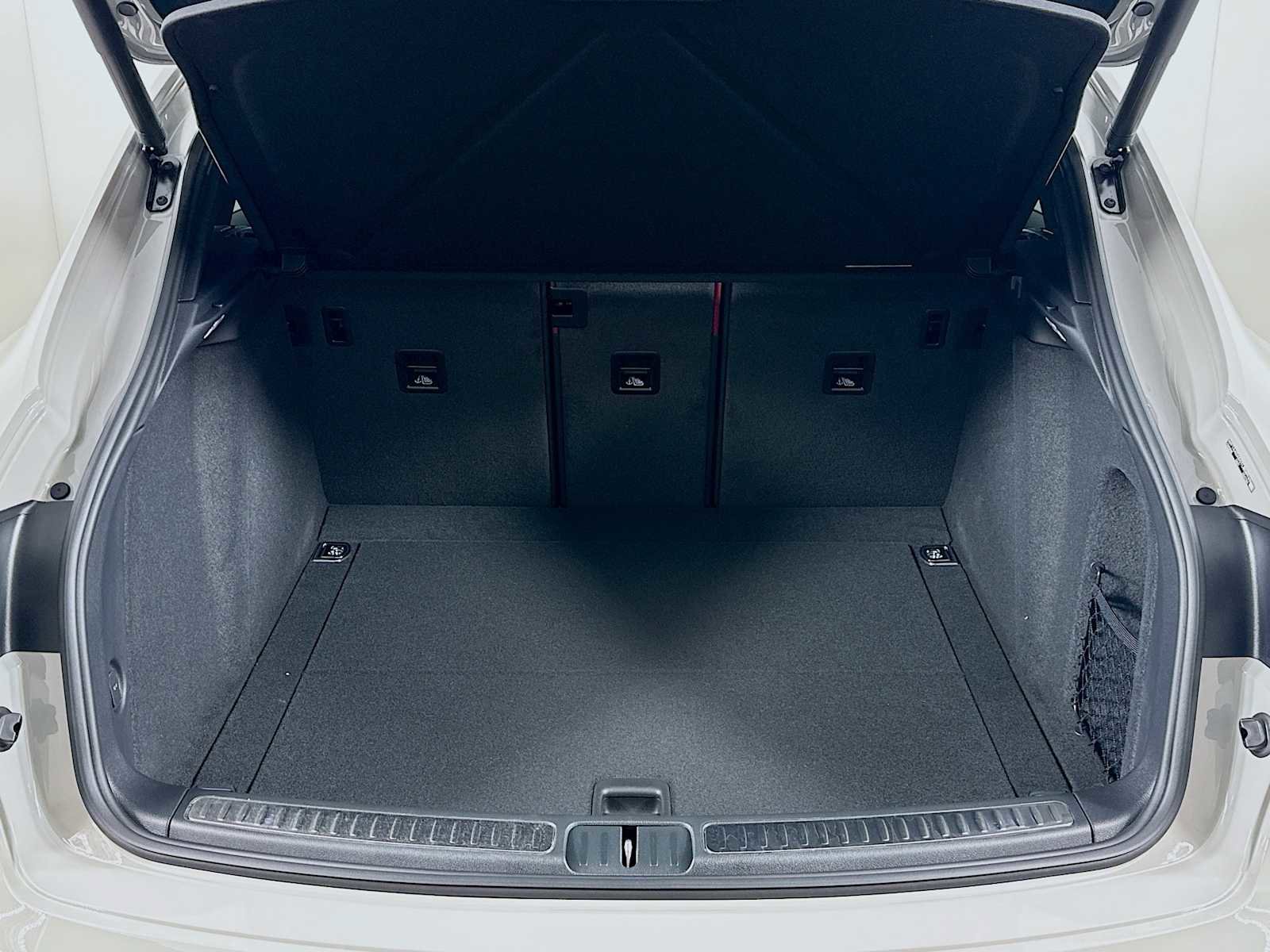 New 2026 Porsche Macan Turbo image 27