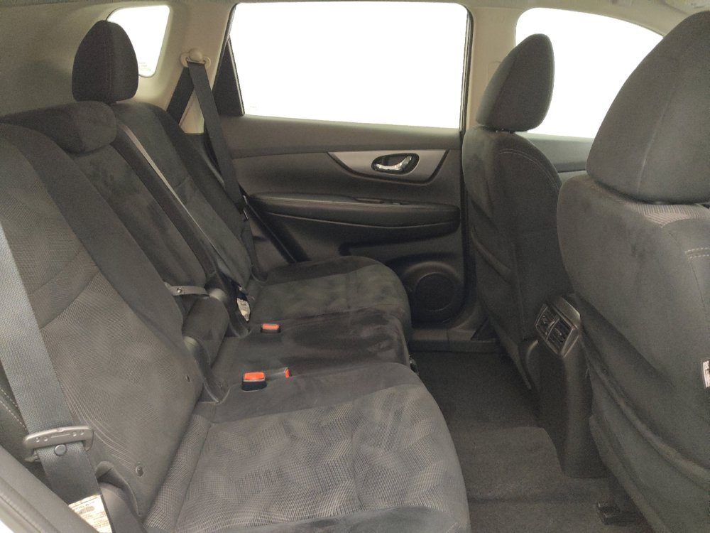 Used 2014 Nissan Rogue SV image 19